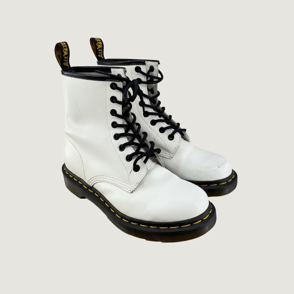 Dr. Martens 11821 Boots Womens Size 7 White Leather Combat Punk Grunge Goth - Picture 1 of 12